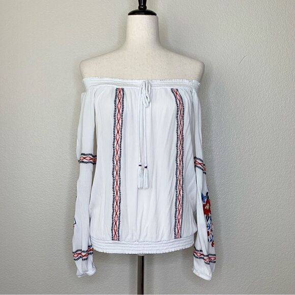 Xhilaration Off Shoulder White Textured Boho Embroidered Top - Picture 1 of 10